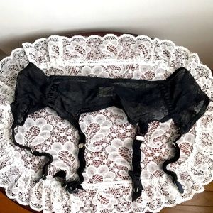 Vintage Formfit Rogers Garter belt black lace sz M